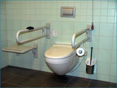Behindertengerechte Toilette in der Rastanlage Inntal West