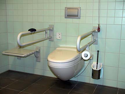 Rastanlage Inntal West - behindertengerechte Toilette